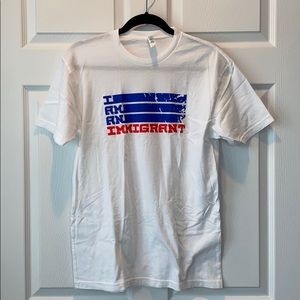 White medium shirt I AM AN IMMIGRANT
